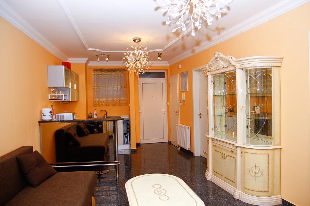 Club 218 Wellness Petra Apartman Шиофок Экстерьер фото