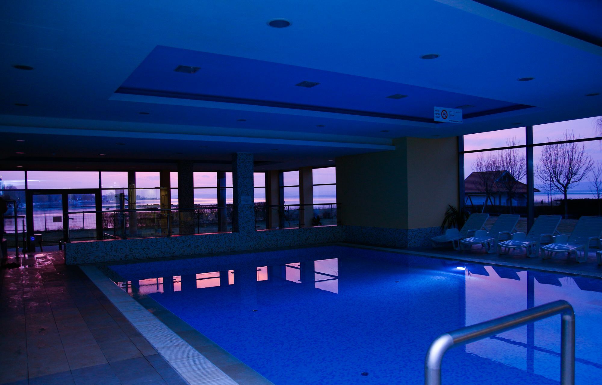 Club 218 Wellness Petra Apartman Шиофок Экстерьер фото